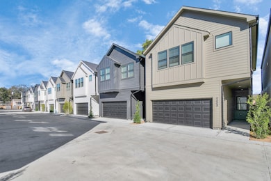 9028 Laverne Laurel Ln, Houston, TX 77080 - photo 3