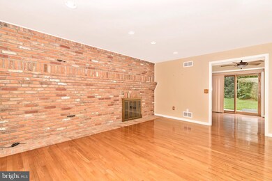 6594 Streamwood Ct, Sykesville, MD 21784 - photo 3