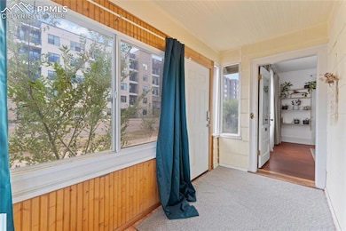 Sun room inside the front door