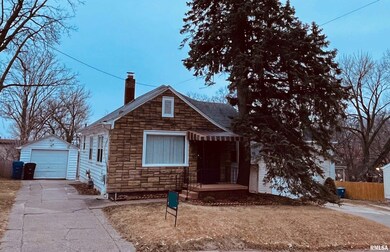 1123 E 10th St, Davenport, IA 52803 - photo 2