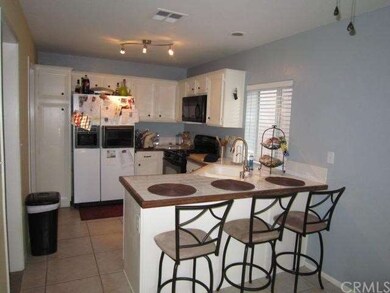 Kitchen with Breakfast Bar
