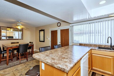 Dining Breakfast Bar