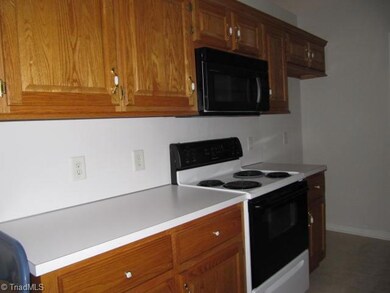 1141 Cranbrook Cir, Asheboro, NC 27205 - photo 7