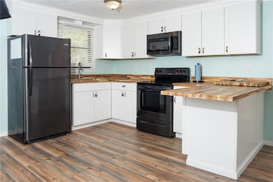 951 Cr 453, Lake Panasoffkee, FL 33538 - photo 6