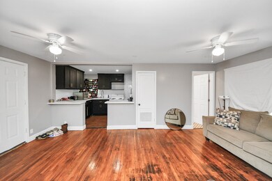 7309 Moline St unit B, Houston, TX 77087 - photo 3