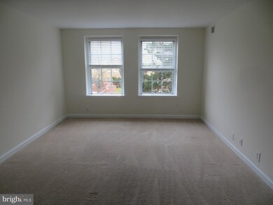 4821 31st St S unit 1B, Arlington, VA 22206 - photo 4