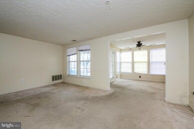 13110 Briarcliff Terrace unit 302, Germantown, MD 20874 - photo 6