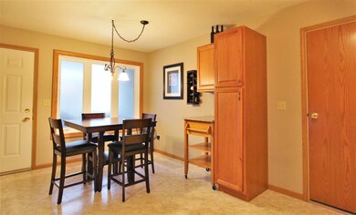 1416 Aspen Dr unit 1416, Waterloo, IA 50701 - photo 5