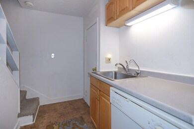 3 Messier St unit 3, South Grafton, MA 01560 - photo 6