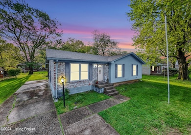 8219 Smyrna Pkwy, Louisville, KY 40228 - photo 2