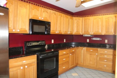 355 N Main St, Taylor, PA 18517 - photo 3