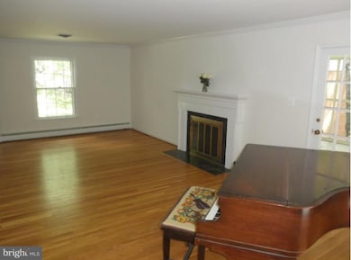 12140 Stirrup Rd, Reston, VA 20191 - photo 7