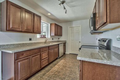 Lots_of_Cabinet_Space