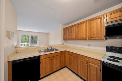 30 Hobart Ln unit 30, Rockland, MA 02370 - photo 5