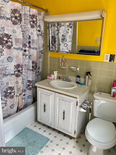 1227 Moss St, Reading, PA 19604 - photo 5