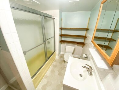 3001 S 4th St unit Rear Apt. B, Whitehall, PA 18052 - photo 6