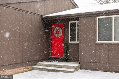 12606 Denmark Dr, Herndon, VA 20171 - photo 2