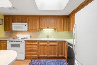 429 Place Ln, Woburn, MA 01801 - photo 5