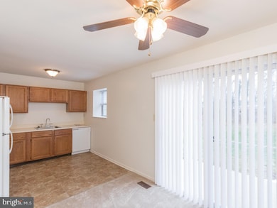 2451 Norrington Dr, Norristown, PA 19403 - photo 5