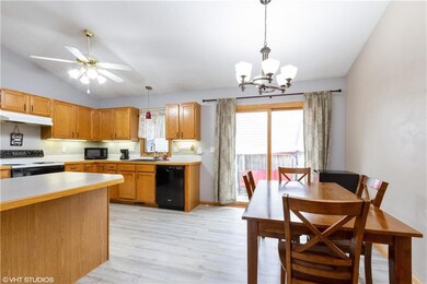 2201 Maish Ct, Des Moines, IA 50320 - photo 4