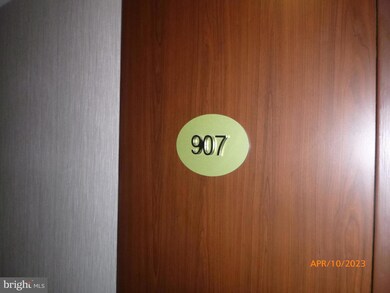 Green Hill Condominiums unit E-907, Wynnewood, PA 19096 - photo 5