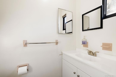 505 Country Club Ln unit 505, Pomona, NY 10970 - photo 4