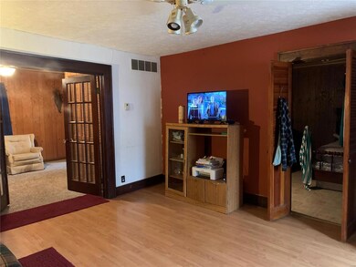 1103 Wilmoth St, Harrisburg, IL 62946 - photo 3