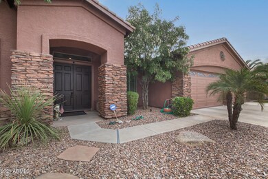823 E Elmwood Pl-7
