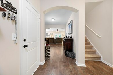 Foyer with Archways