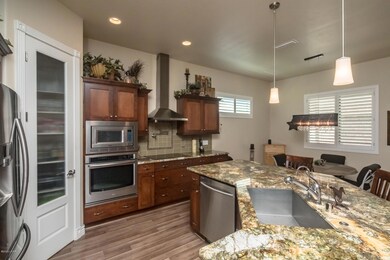 2605Castaway_Kit-dining