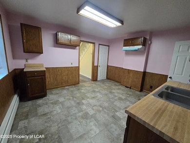 23 Saint David St, Wilkes-Barre, PA 18705 - photo 4