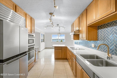 115 N Indian River Dr 327