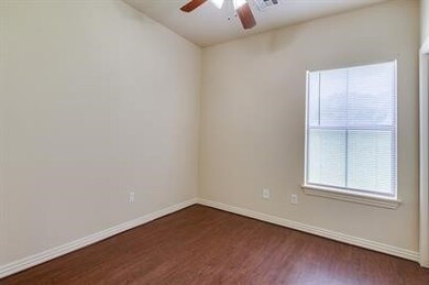 597 E Miracle Dr unit 4, Fayetteville, AR 72701 - photo 6