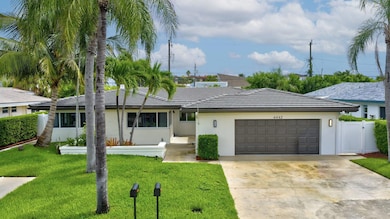 4442 Sea Grape Dr unit 1-North, Lauderdale By the Sea, FL 33308 - photo 3