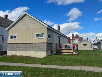 218 6th St SW, Chisholm, MN 55719 - photo 2