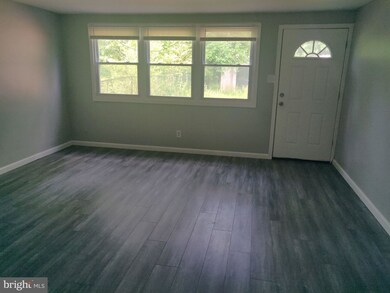 3316 Kessler Ct, Halethorpe, MD 21227 - photo 5