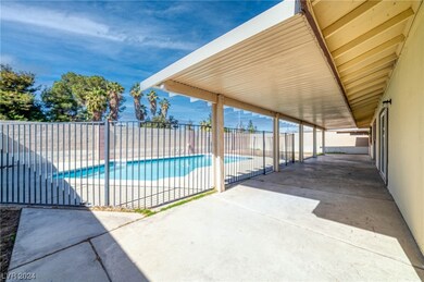 4225 Greenhill Dr, Las Vegas, NV 89121 - photo 2