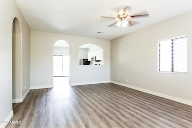 004-photo-living-room-14568038