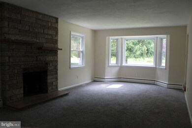 214 Bull Run Rd, Ewing, NJ 08638 - photo 5