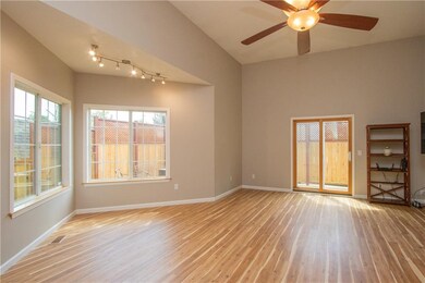 2301 E Rose Ave, Des Moines, IA 50320 - photo 7