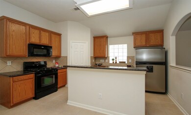 15934 Cottage Ivy Cir, Tomball, TX 77377 - photo 6