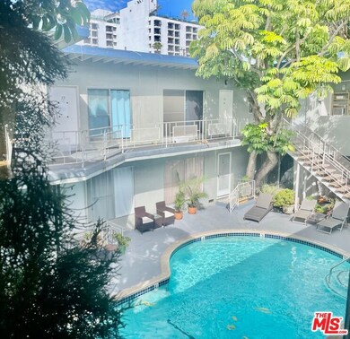 941 N San Vicente Blvd unit 14, West Hollywood, CA 90069 - photo 4