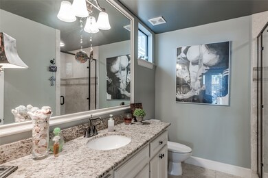 Secondary bathroom with modern design.