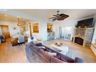 Living Room/Dining Room