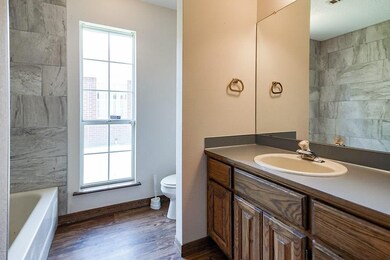 902 W Linden St, Rogers, AR 72756 - photo 4