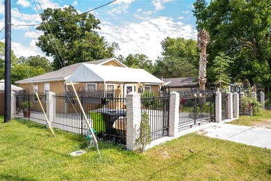 1103 Walnut Ave, Rosenberg, TX 77471 - photo 3