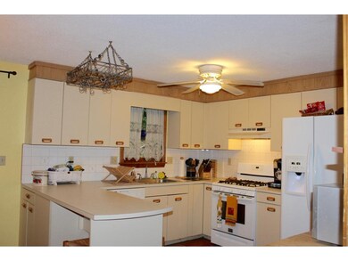 29 Birchwood Dr unit 29, Milford, NH 03055 - photo 2