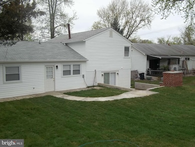 219 Yorknolls Dr, Capitol Heights, MD 20743 - photo 2