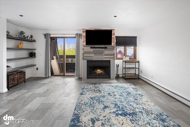 10-Living Room_IMG_6511