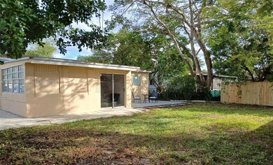 Large Shaded Back Yard